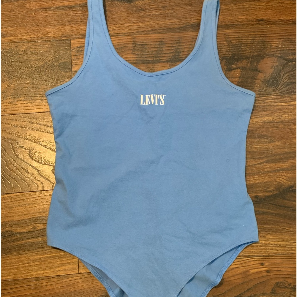 Bodysuit women’s sleeveless snap closure